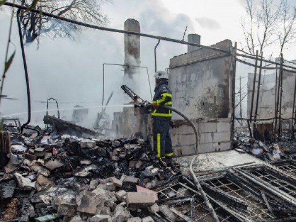 Седемдесет домашни животни са изгорели при пожар в сливенското село