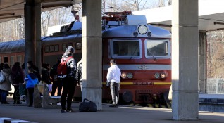От 25 април се възстановява движението на международния влак който