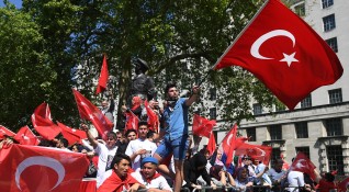 Младите граждани на Турция широко подкрепят присъединяването на страната в