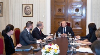 Президентът Румен Радев проведе среща на Дондуков 2 със заместник