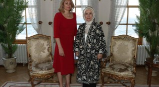 Съпругата на българския държавен глава Десислава Радева се срещна в