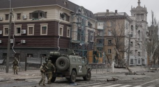 Останалите в южния пристанищен град Мариупол украински военни продължават съпротивата