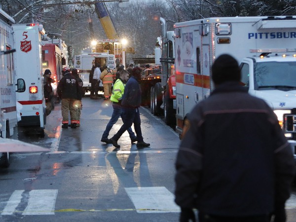 Двама непълнолетни бяха убити и най-малко девет души бяха ранени