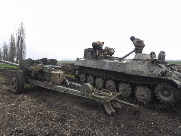 Русия започна мащабни военни действия за превземането на Източна Украйна,