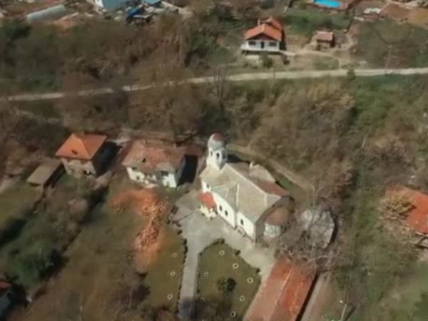 100 годишно училище в санданското село Лешница пустее и се