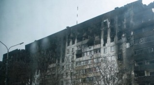Серия от експлозии са нанесли щети на сградата на Министерството