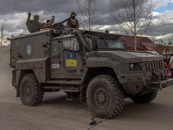 Нефтената база в Донецк пострада при обстрел от въоръжените сили