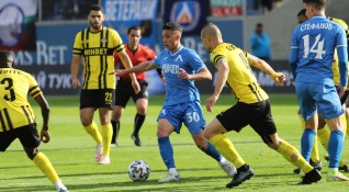 Левски надви Ботев Пловдив с 2 0 в среща от Първа