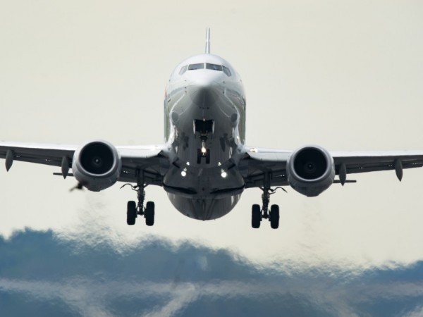 Самолет на индийските авиолинии Spicejet попадна в силна турбуленция, Най-малко