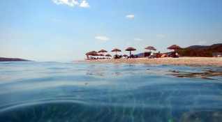 Гръцките плажове са пълни с микрочастици пластмаса сочи изследване на