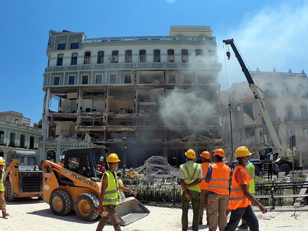 22 са вече жертвите на мощната експлозия в петзвезден хотел