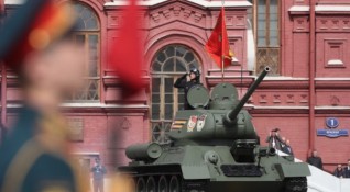 Русия чества годишнината от победата на Съветския съюз над нацистка