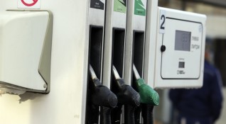 За изминалите три месеца бензинът по бензиностанциите в България е