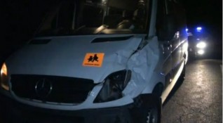 Бус с ученици претърпя инцидент на Подбалканския път София Бургас