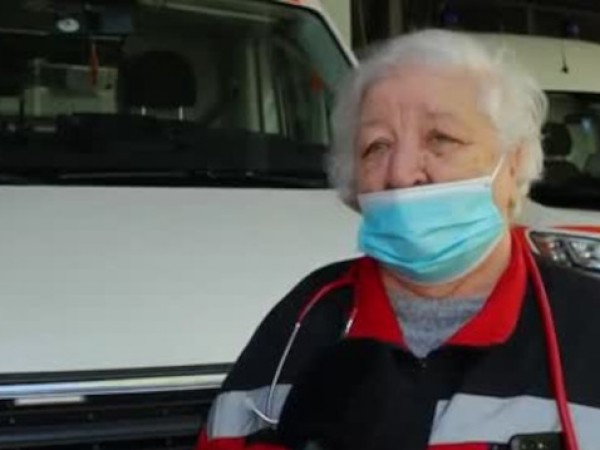 Д-р Недялка Джангозова е на 80-години, но въпреки преклонната й