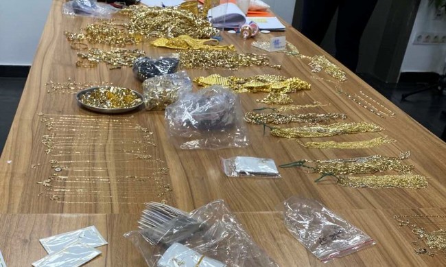 Митничари откриха златни накити за 670 000 лв. на Капитан Андреево 