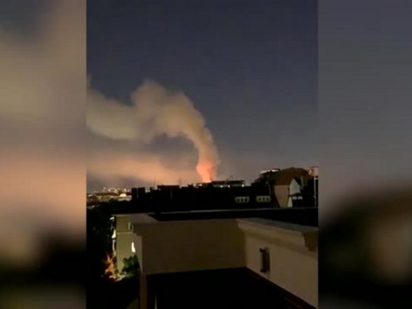 Пожар избухна в София минути преди 22 часа. Запалил се