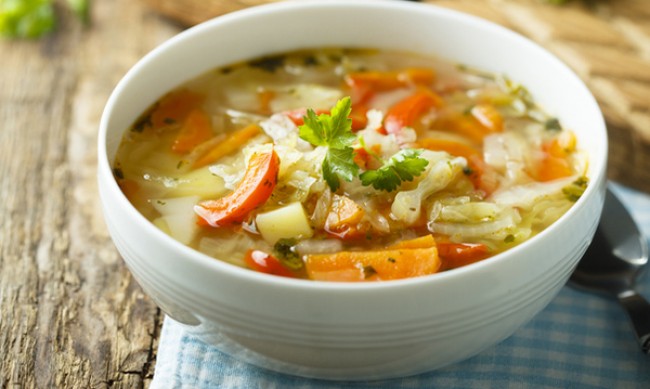 Рецептата Dnes: Супа с пролетни зеленчуци