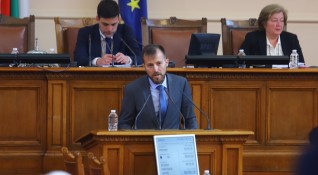 Депутатите от ПП отговориха на обвиненията на ГЕРБ че страната