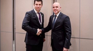 Съвместното правителствено заседание на Република Северна Македония с България насрочено