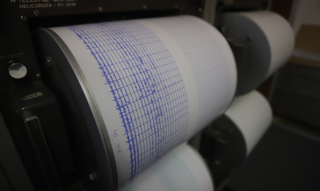 Земетресение от 4,1 по Рихтер разлюля Санторини