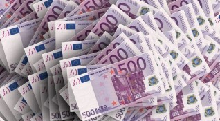 Сръбски митничари иззеха общо 107 000 евро и 250 грама