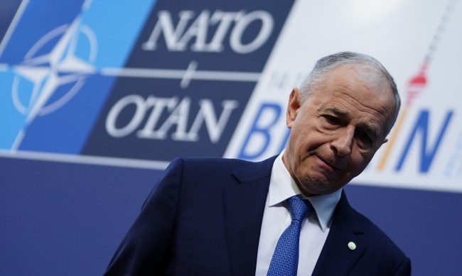 НАТО: Украйна може да спечели войната, но Русия да не се подценява
