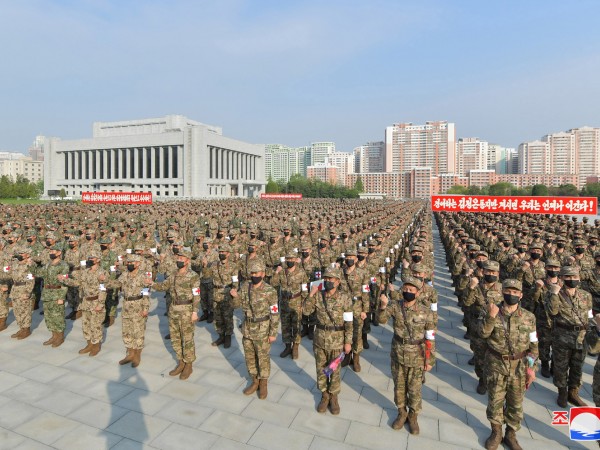 Севернокорейската армия предприе интензивно раздаване на медикаменти, предназначени за борба