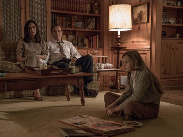 Привидният семеен уют разтуря Юън Макгрегър във филма "Американска идилия".