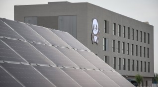 Европейски представители предложиха соларните панели да станат задължителни за покривите