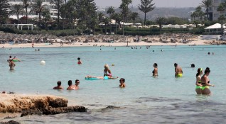 Кипър стартира нова програма която ще позволи на пенсионерите с