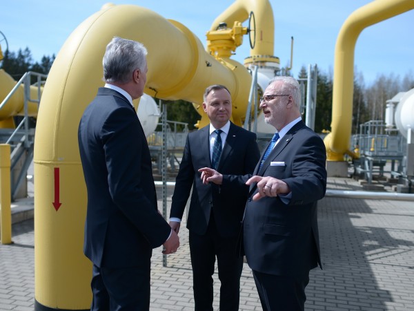 Литва спира официално вноса на петрол и газ от Русия,