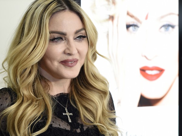 Tози уикенд на Мадона ѝ бе забранено да пуска видеа