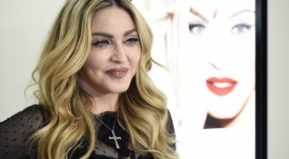 Tози уикенд на Мадона 1117 бе забранено да пуска видеа
