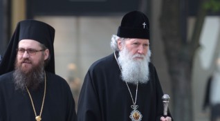 Патриарх Неофит е изписан от болница София мед където бе