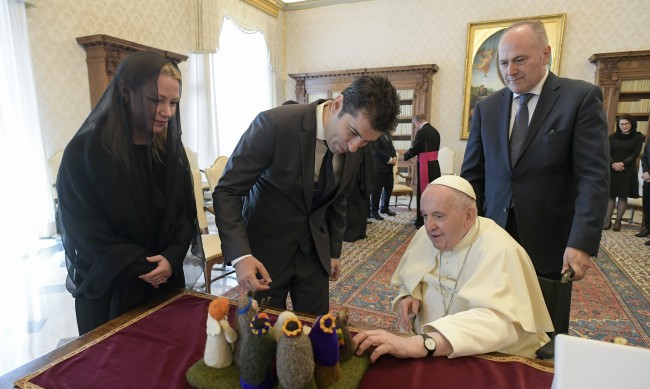 Посещението на Кирил Петков във Ватикана има различен статут