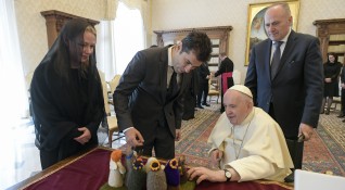Срещата между българския премиер Кирил Петков и папа Франциск е