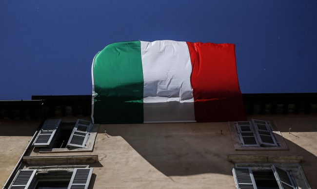Италия не вижда нарушение в плащането за Русия