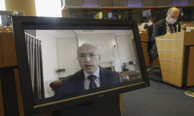 Ходорковски зове Запада да достави тежки оръжия на Украйна