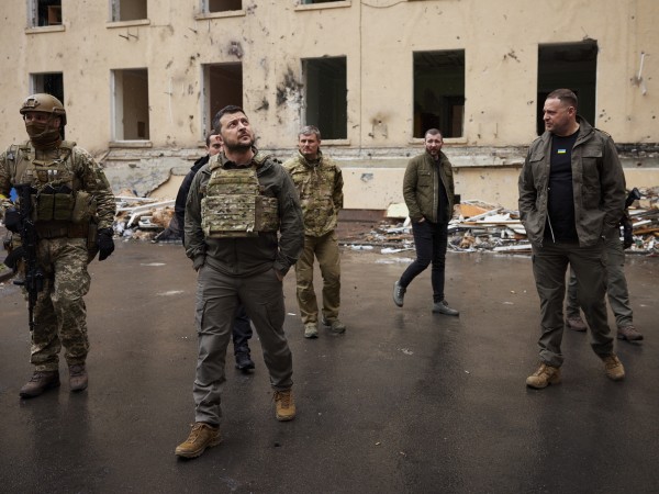 Украинският президент Володимир Зеленски посети фронтовите позиции в Харковска област