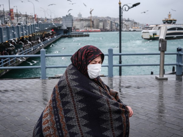 В Турция от днес се отменя задължителното носене на предпазни