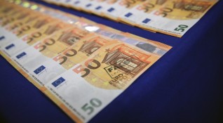 Правителството прие плана за въвеждането на еврото в страната като