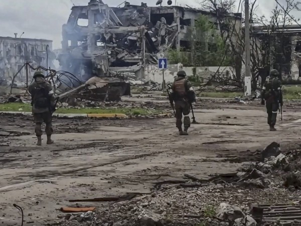 Преди две седмици стотици украински бойци прекратиха защитата на стоманодобивния