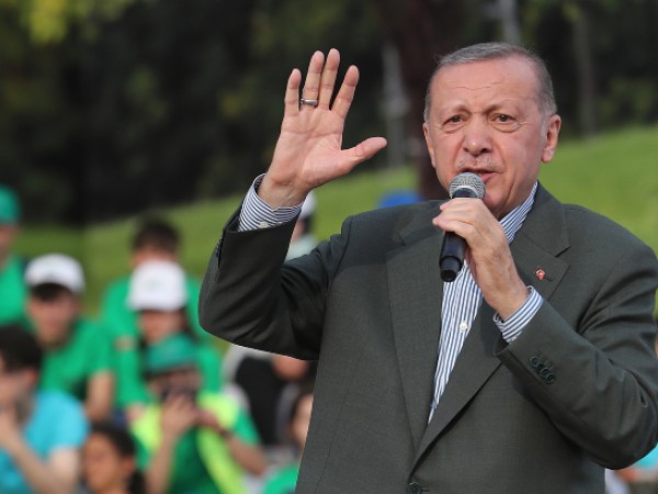 Турският държавен глава обяви, че е предупредил администрацията да не