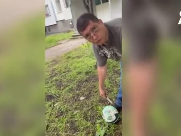 Мъж размаха нож на площадка за игра и разпори топка