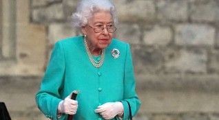 Кралица Елизабет II отбеляза платинения си юбилей с чисто нов
