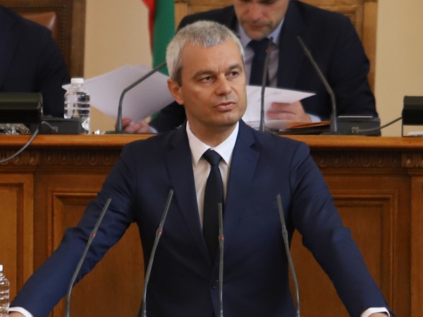 С искането да бъде дадено българско оръжие за Украйна посланикът