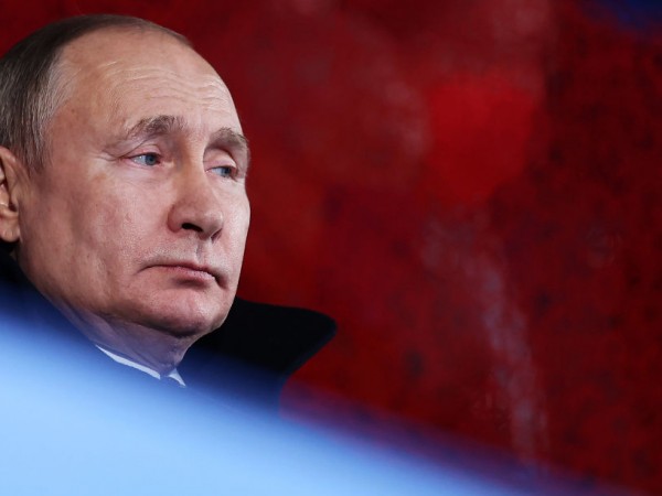 Русия отвръща на удара, като включва 61 американски граждани в