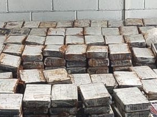 Италианската полиция залови 4,3 тона кокаин с цена на черния