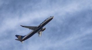 Ryanair изисква пътниците от ЮАР да доказват своята националност преди